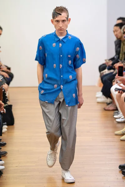 Look 25